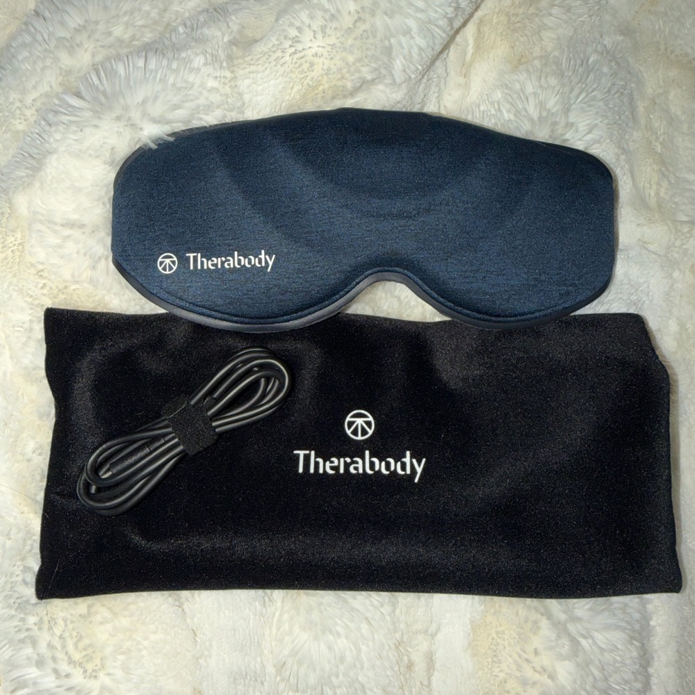 Therabody Navy Eye Mask with Pouch
